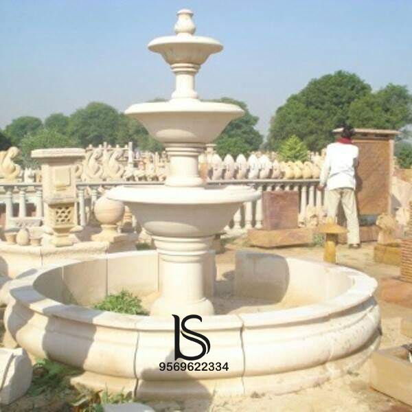 Red Sandstone Water Fountain Application: Park