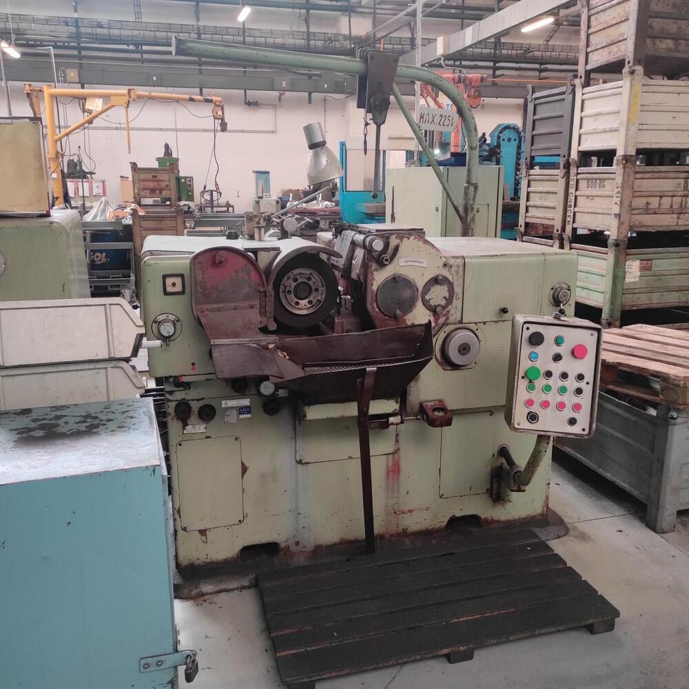 Centreless Grinder Tos Bb6 - Automatic Grade: Semi-Automatic
