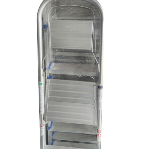 Aluminium Step Ladder - Foldable, 5 Feet Working Height, Anodized Finish | High Quality, Capacity 150-200 Kg, Commercial Use