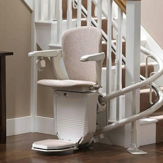 Stair Lift - Aluminum Frame , Variable Dimensions, Beige Color - Battery Powered, Wireless Remote, Compact Design, Easy Install, Smooth Ride