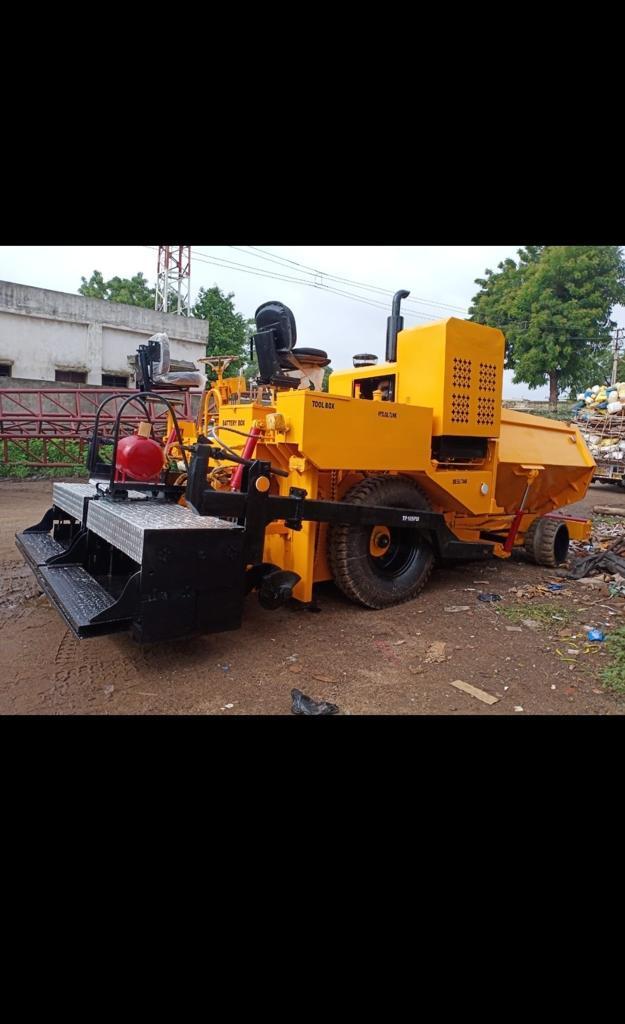 Semi-automatic Asphalt Paver