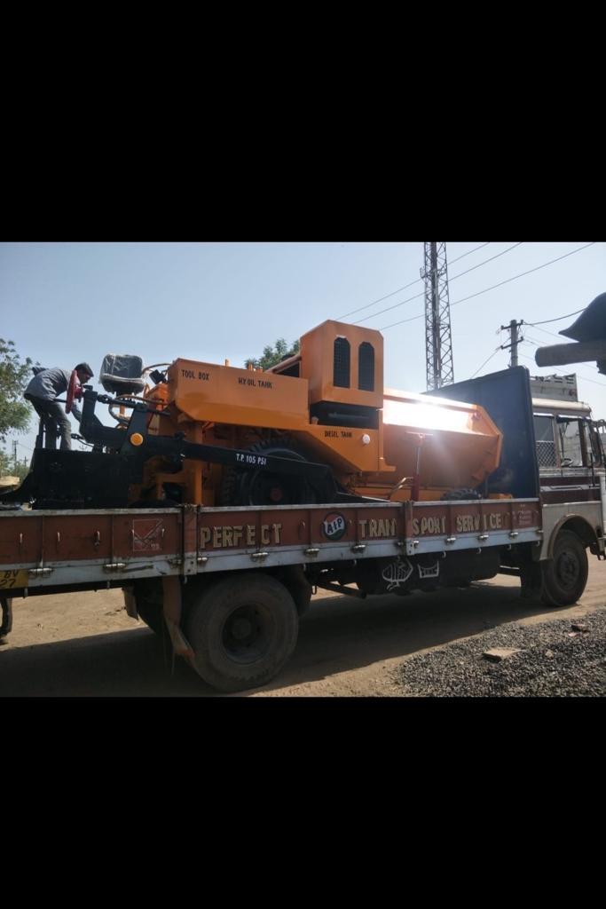 Semi-automatic Asphalt Paver