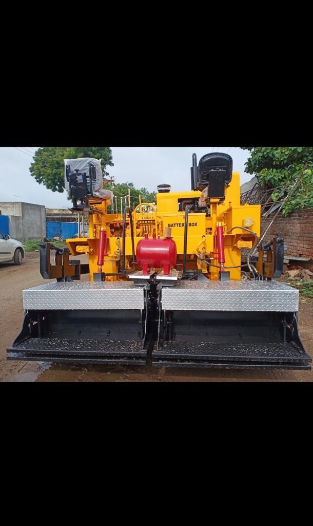 Semi-automatic Asphalt Paver