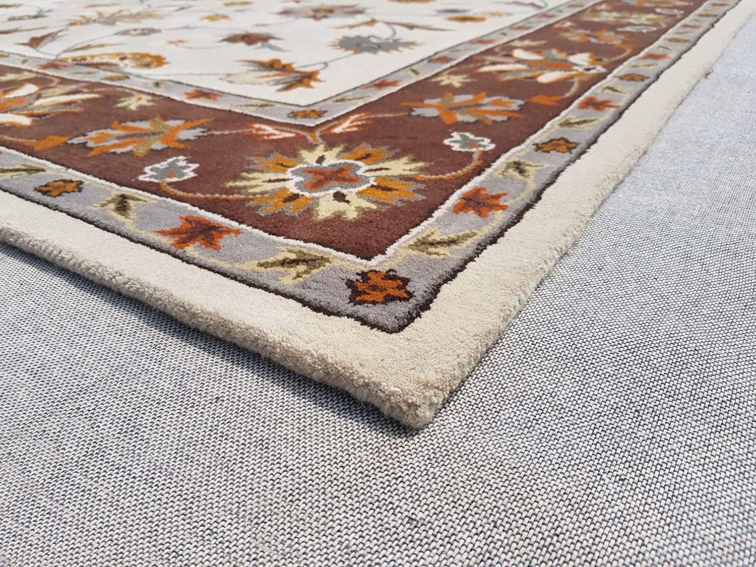 Sufiya Carpet Handmade Woolen Persian Tufted Carpet
