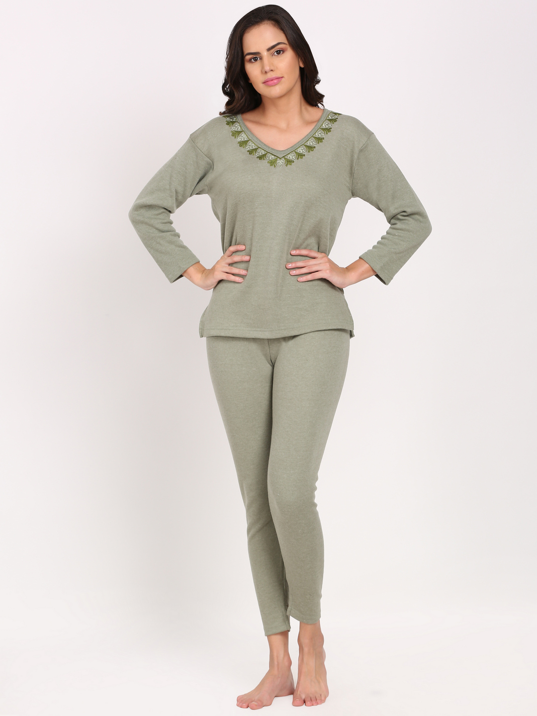Full Sleeve Woman Embroidery Thermocot Set - Color: Blue