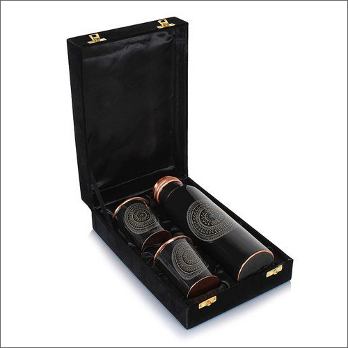 ग्लास के साथ डिज़ाइन की गई तांबे की पानी की बोतल