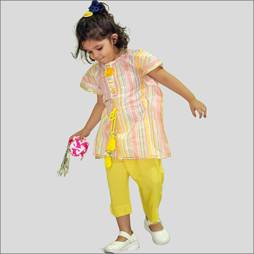 स्ट्रेट पैंट के साथ क्विक ड्राई गर्ल काफ्तान