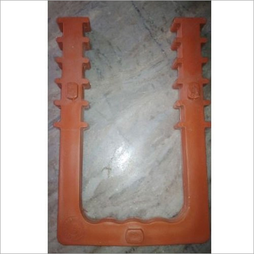 एजिंग रेसिस्टेंट पीवीसी यू शेप फुट स्टेप