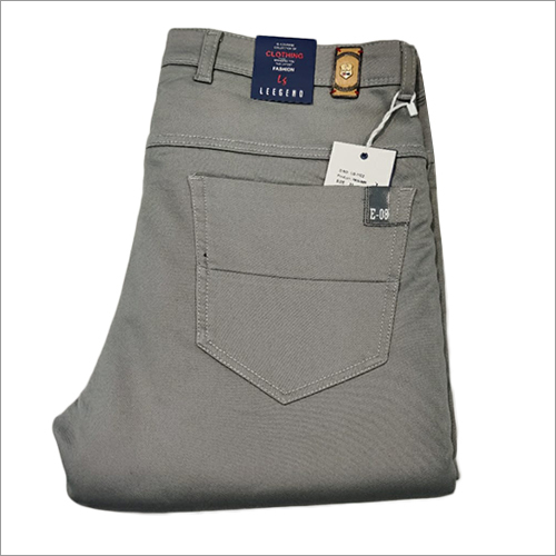 पुरुषों की बुनी हुई हल्की पैंट