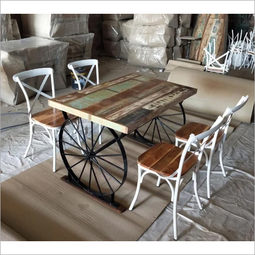 रेस्टोरेंट डाइनिंग टेबल और चेयर सेट
