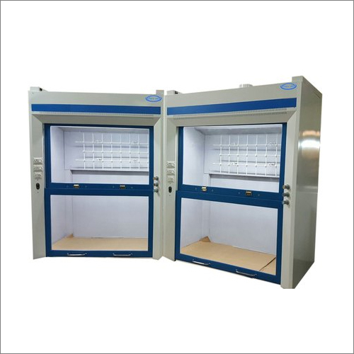 1150 एमएम वॉक इन फ्यूम हूड एप्लीकेशन: लेबोरेटरी