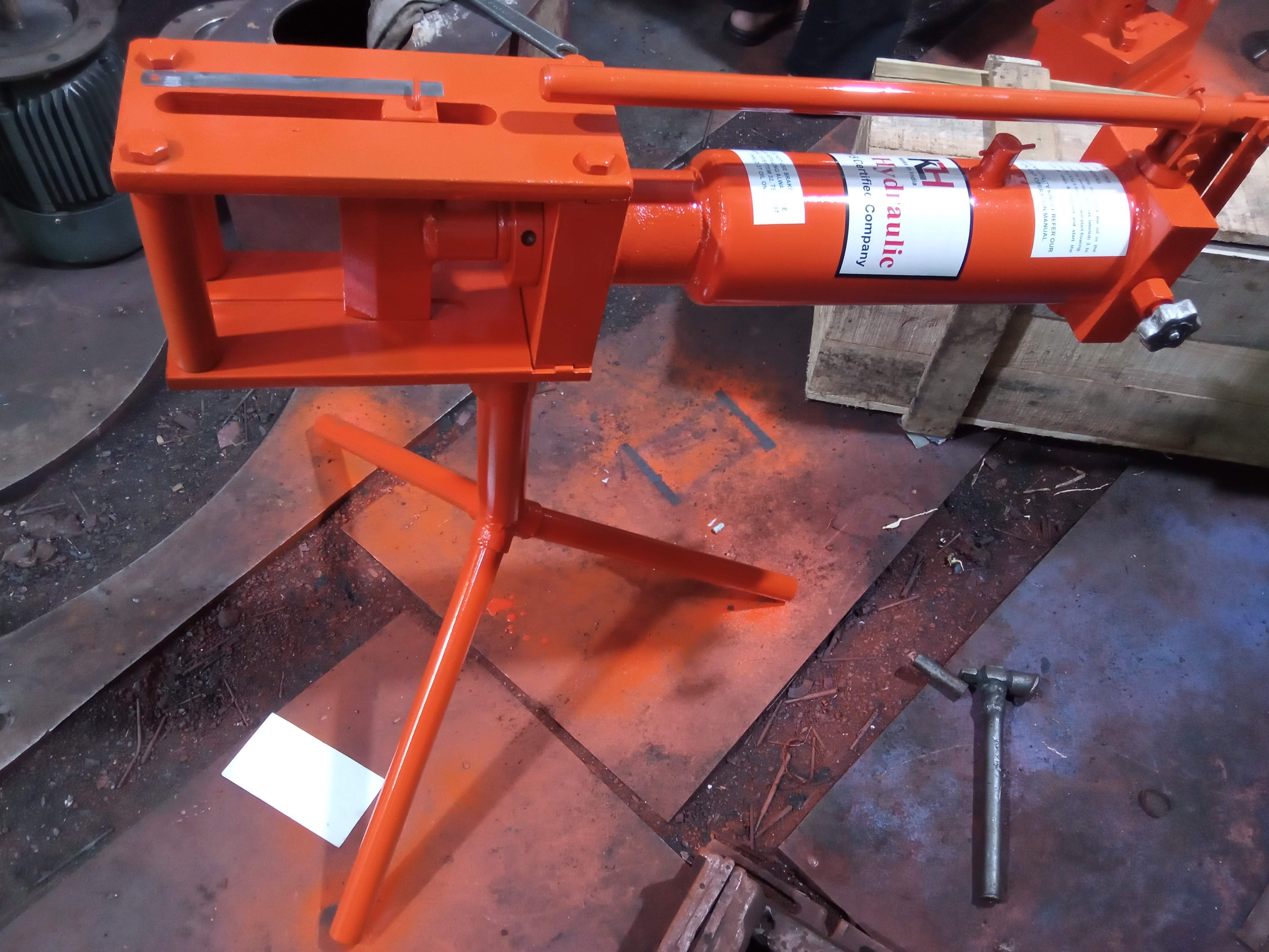 Hydraulic Busbar Bender - Body Material: Steel
