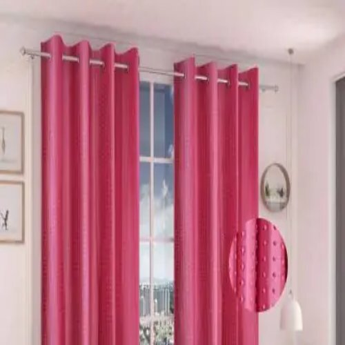 मैरून पोल्का पैटर्न विंडो पर्दा