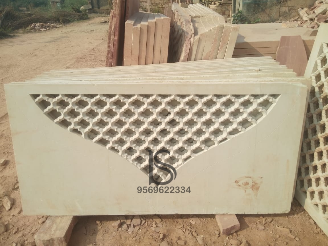Stone Hut Jaali - Red Sandstone, 4 X 5 Feet, White And Pink Color | Antique Surface Finish, 8-15 Mm Thickness, Ideal For Hotels And Resorts