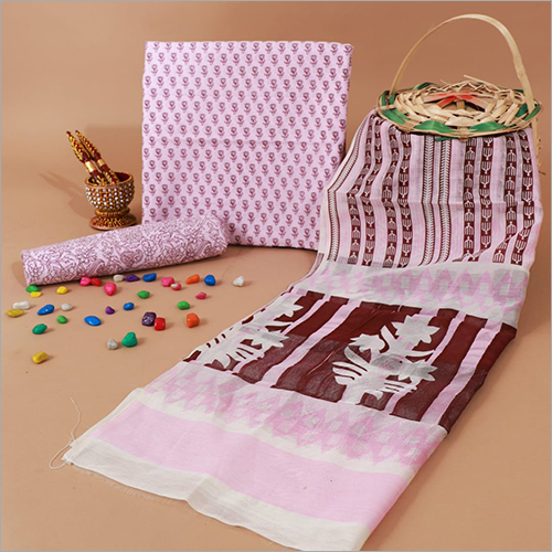 कॉटन दुपट्टे के साथ महिलाओं का चंदेरी सूट अलग-अलग रंग और डिज़ाइन में उपलब्ध है