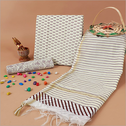 अलग-अलग रंग और डिज़ाइन में उपलब्ध महिलाओं के लिए चंदेरी कॉटन सूट दुपट्टे के साथ