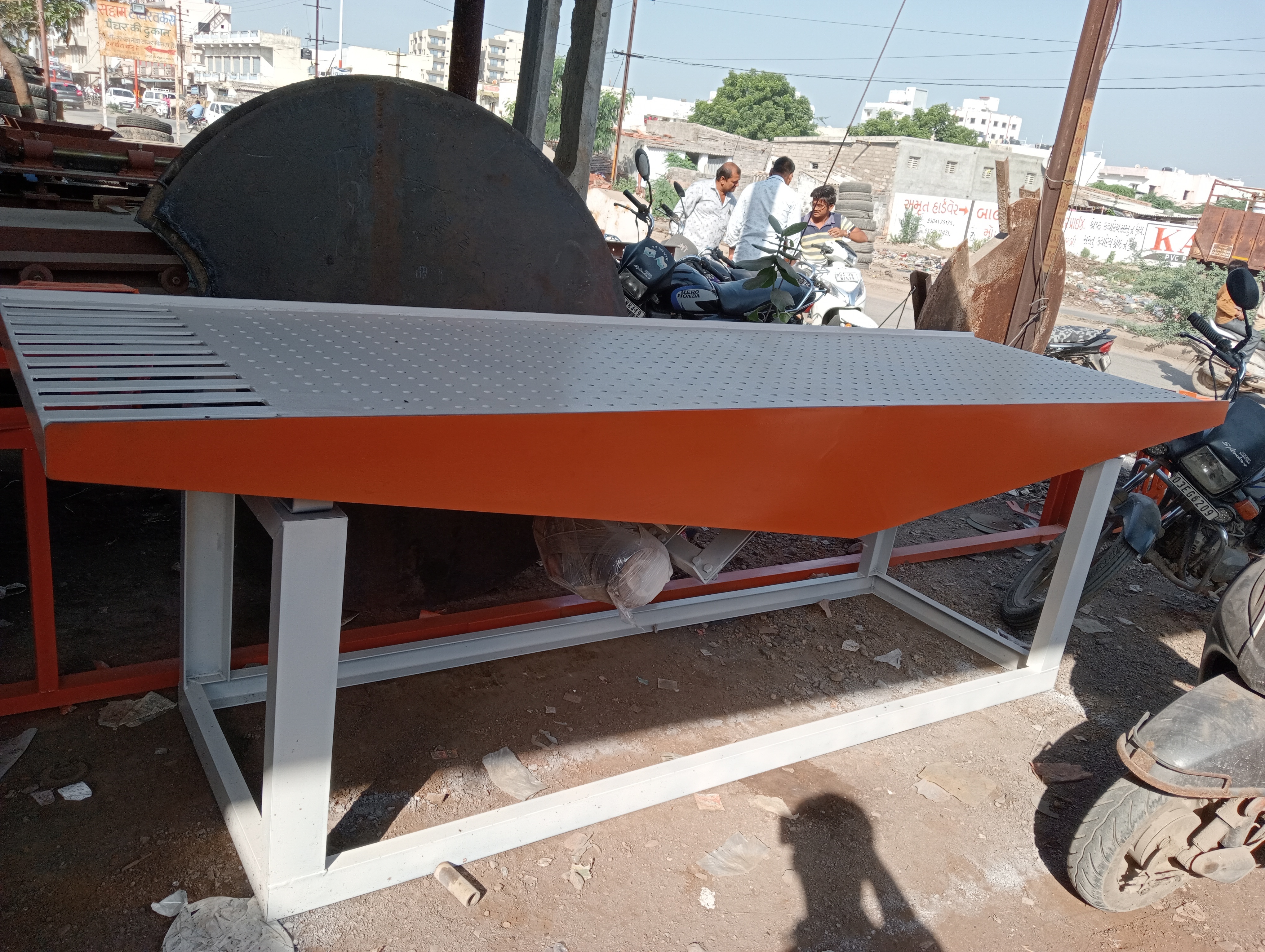 3 Phase Automatic Vibrator Table Application: Industrial