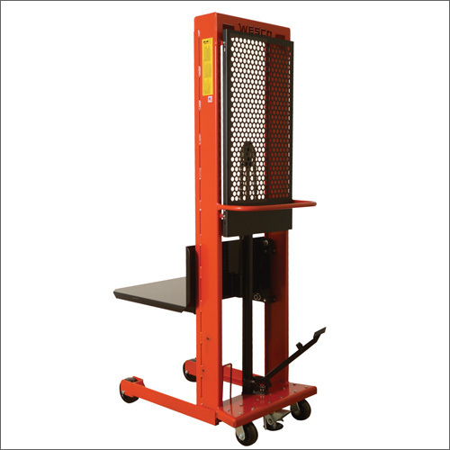 Easy To Operate Platform Hydraulics Stacker