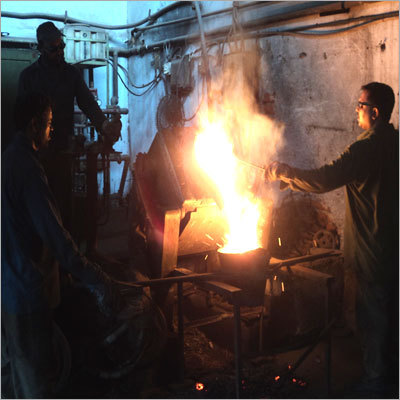 सिलेंडर लाइनर और ट्रैक्टर पार्ट्स