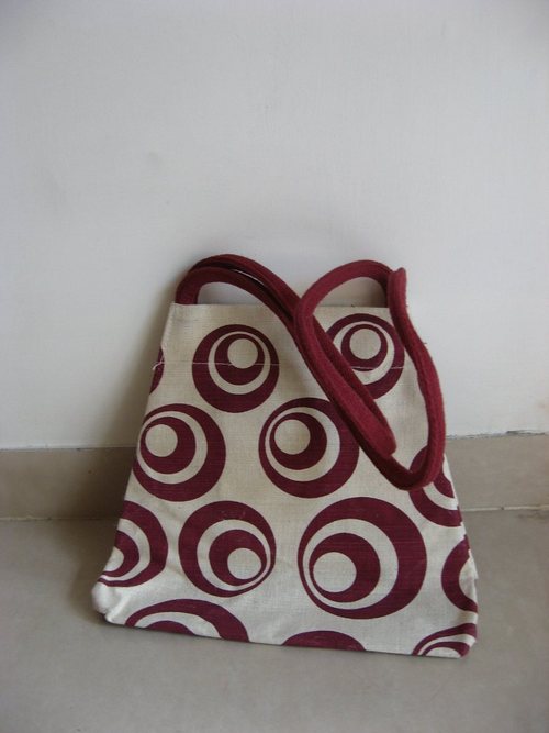 वोग जूट बैग