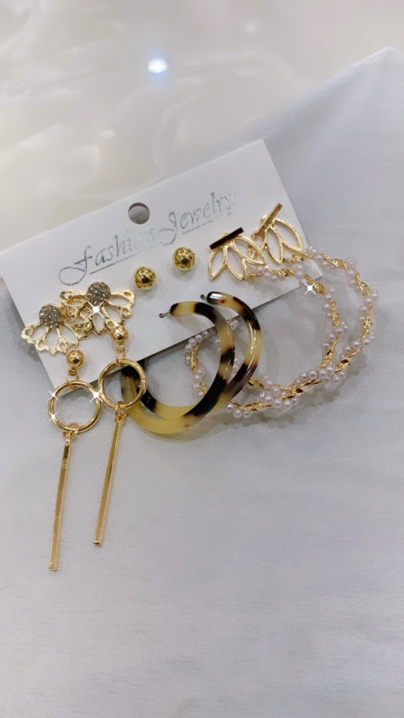 6 Pair Pearl Marble Big Hoop Earring And Flower Stud Earrings Size: Freesize