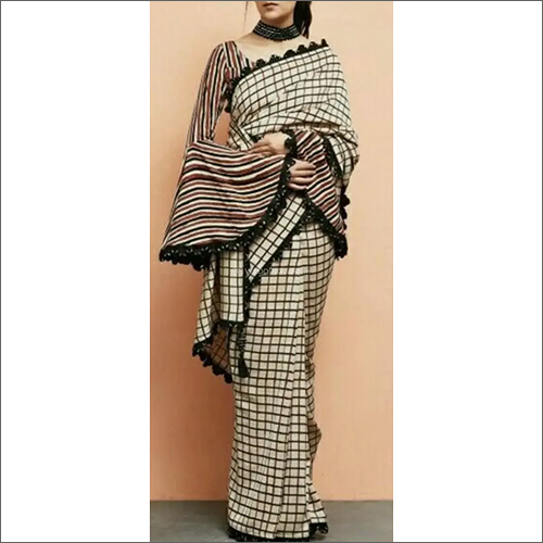 ऑफ व्हाइट-ब्लैक लेडीज़ मॉडर्न साड़ी