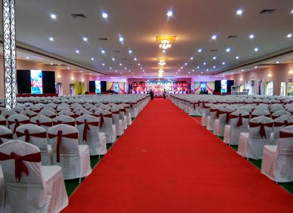 Mandap Flooring Net - Hdpe 16x32 Ft | Uv Coated, Soft Finish, Available In Beige, Pink, Orange, White, Red, Blue, 75% & 90% Shade, 3-year Warranty