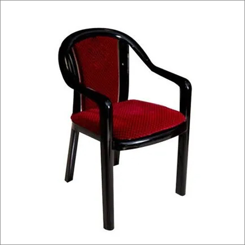 प्लास्टिक तकिये वाली कुर्सी