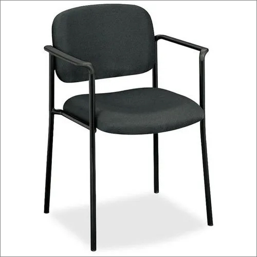 काली लोहे की कुर्सी