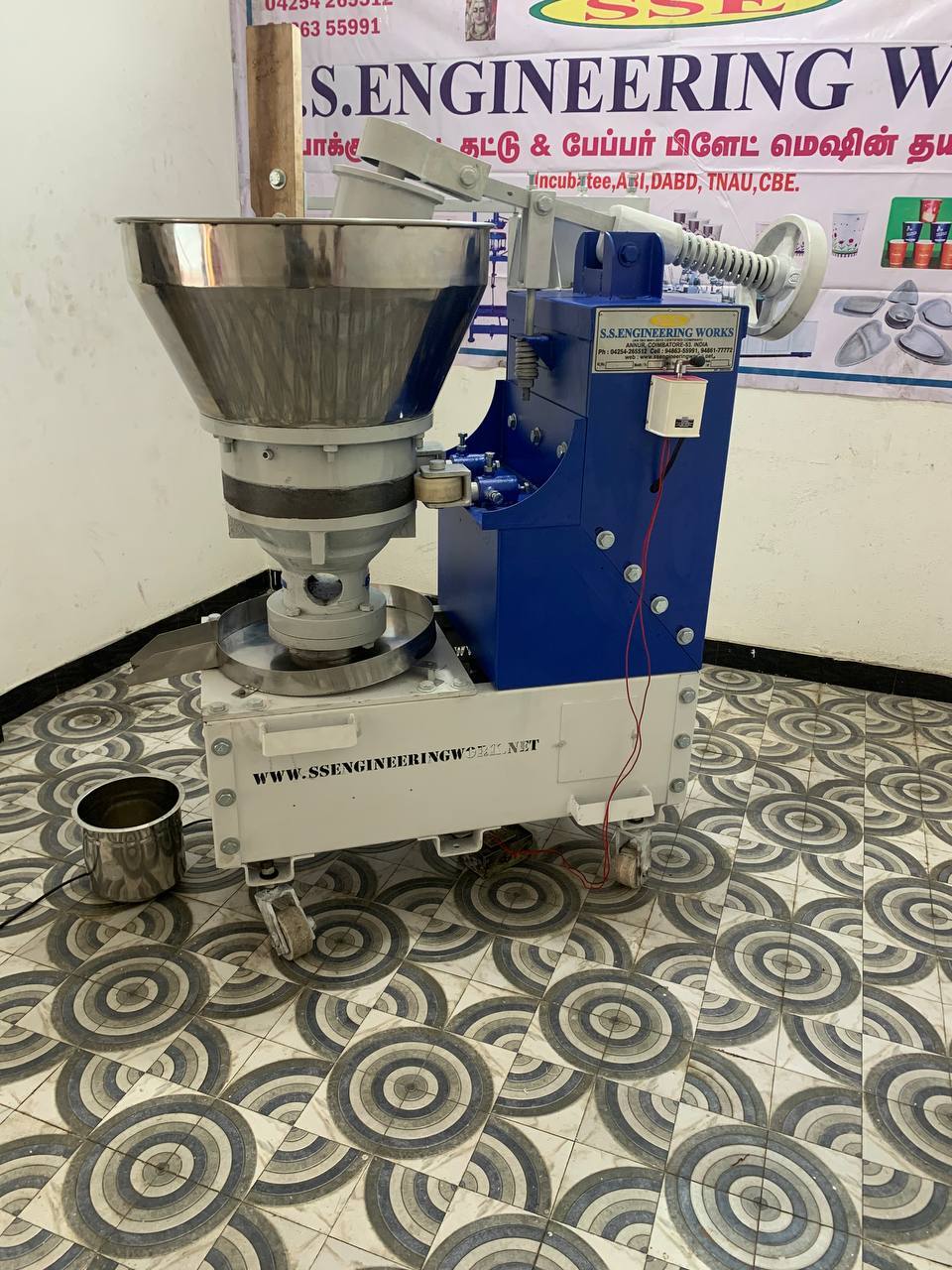 Semi-automatic Rotary ( Iron) Chekku Oil Extraction Machine 15 Kg With 7.5hp Motor(3 Phase)