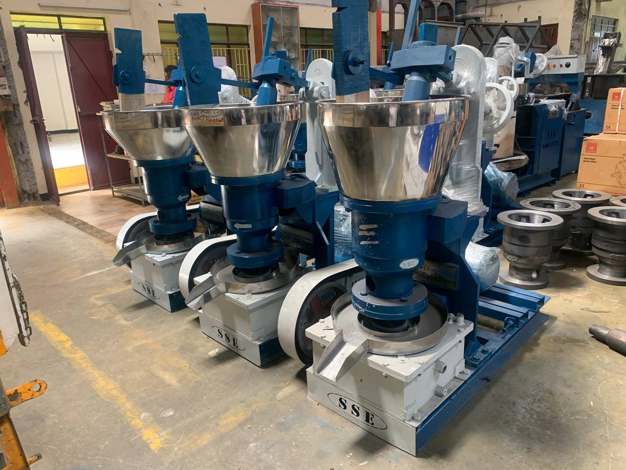 Oil Extraction Machine - Automatic Grade: Semi-automatic