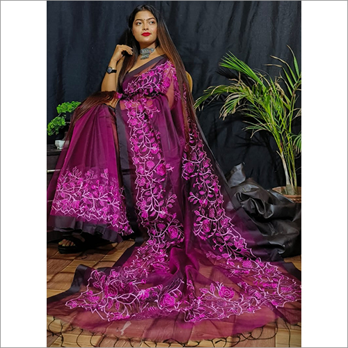 विभिन्न उपलब्ध फैंसी कॉटन साड़ी