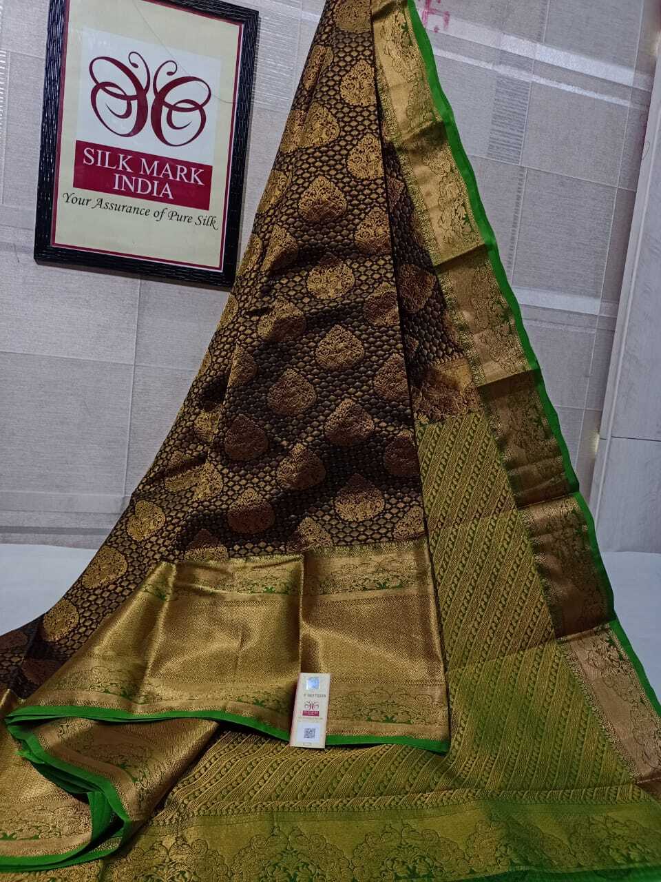 Traditional Kanjivaram Silk Jarie And Different Colour Saree