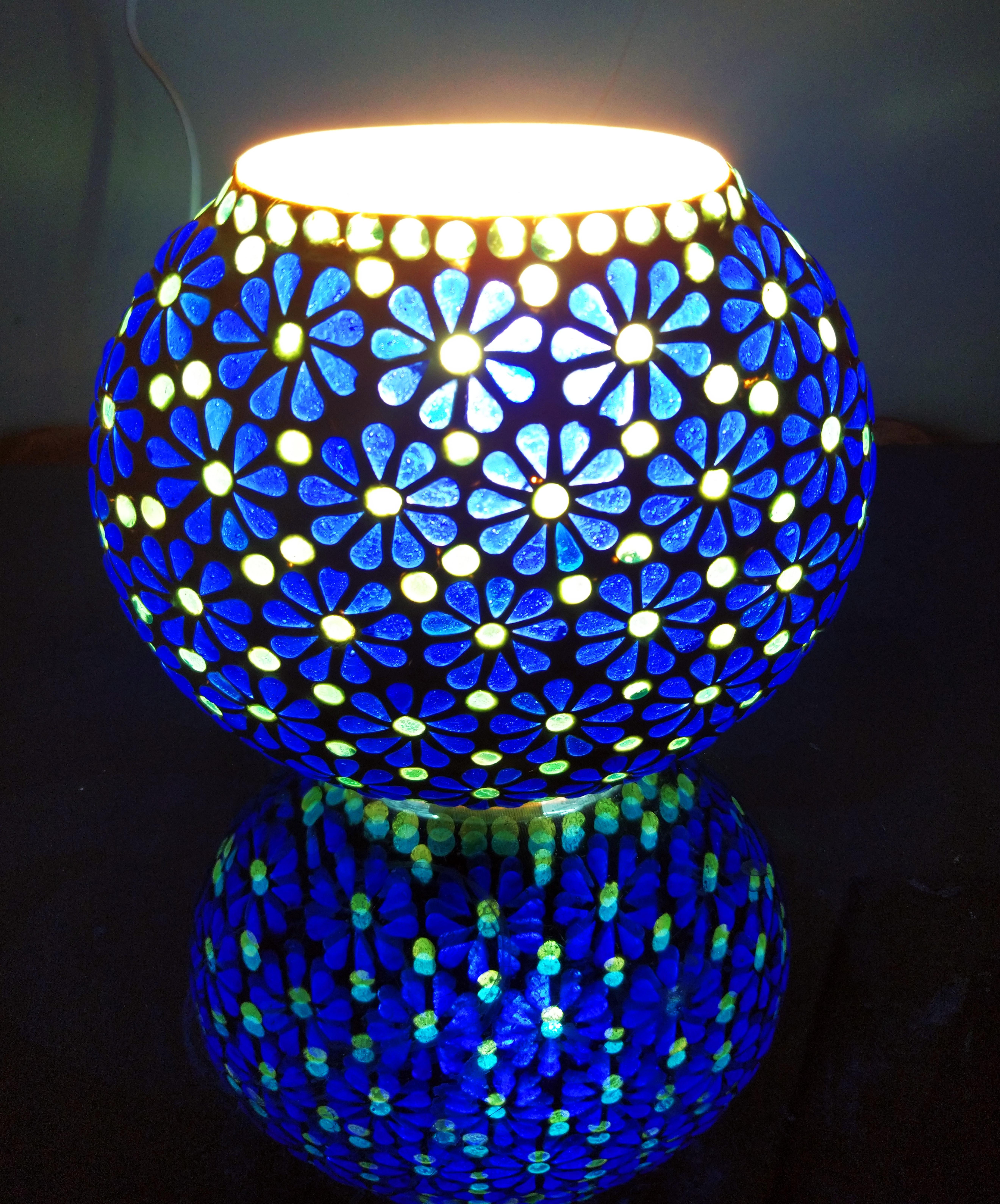 Handicraft Glass Purse Oval Shape Mosaic Table Lamp - Glass, 12 X 12 X 17 Cm, 220 V Electric Source | Antique Style, Custom Designs, Modern Illumination