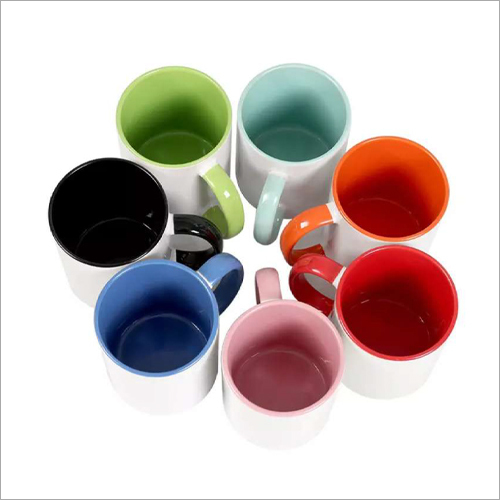 सफ़ेद आंतरिक रंग के मग