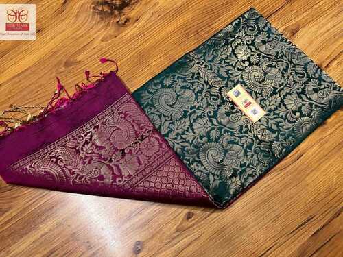 बॉर्डर के साथ पारंपरिक कांचीपुरम सॉफ्ट हैंडलूम सिल्क साड़ी