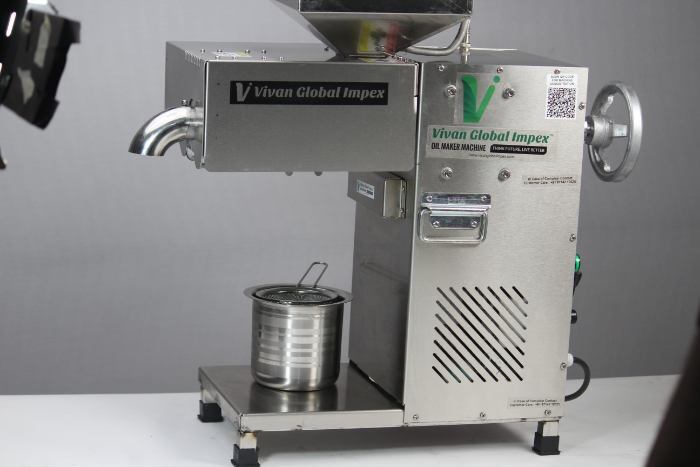 Mini Oil Extraction Machine - 304 Stainless Steel | 20/22 Kg/hr Capacity, 2000w Power, 1 Year Warranty, Cold Press Technology