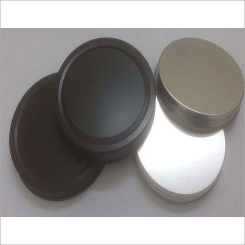 ब्लैक एंड सिल्वर स्क्रू कैप