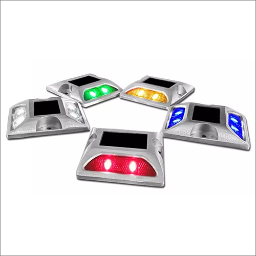 व्हाइट सोलर कैट आइज़