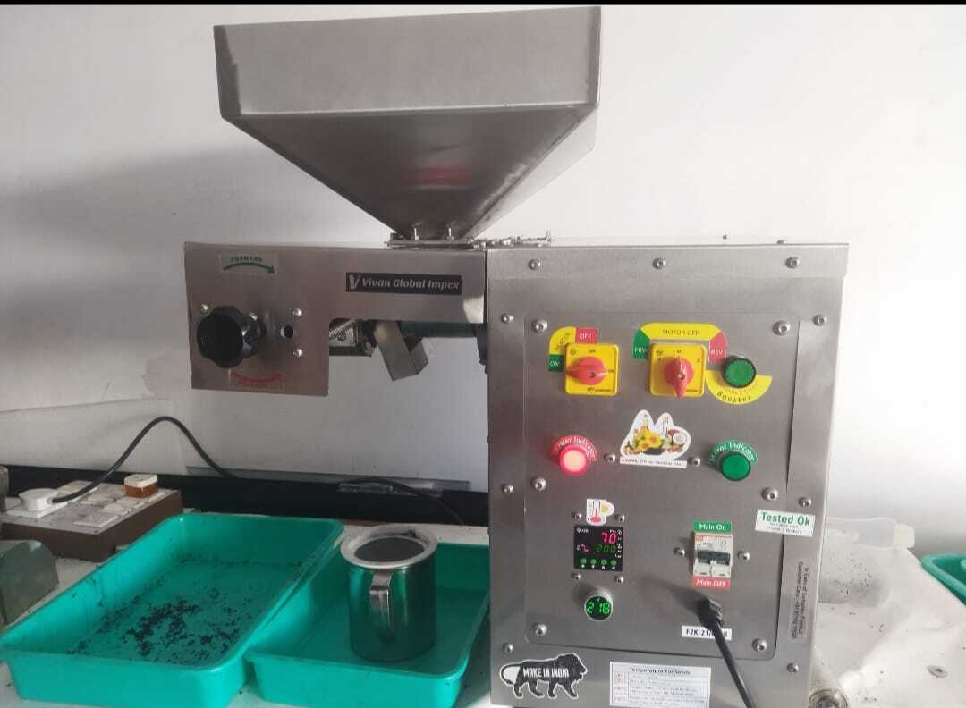 Mini Oil Extraction Machine - 304 Food Grade Ss, 77x56x67 Cm | 3600 Watt Power, 28-30 Kg/hr Production Capacity, Automatic Operation, 1 Year Warranty