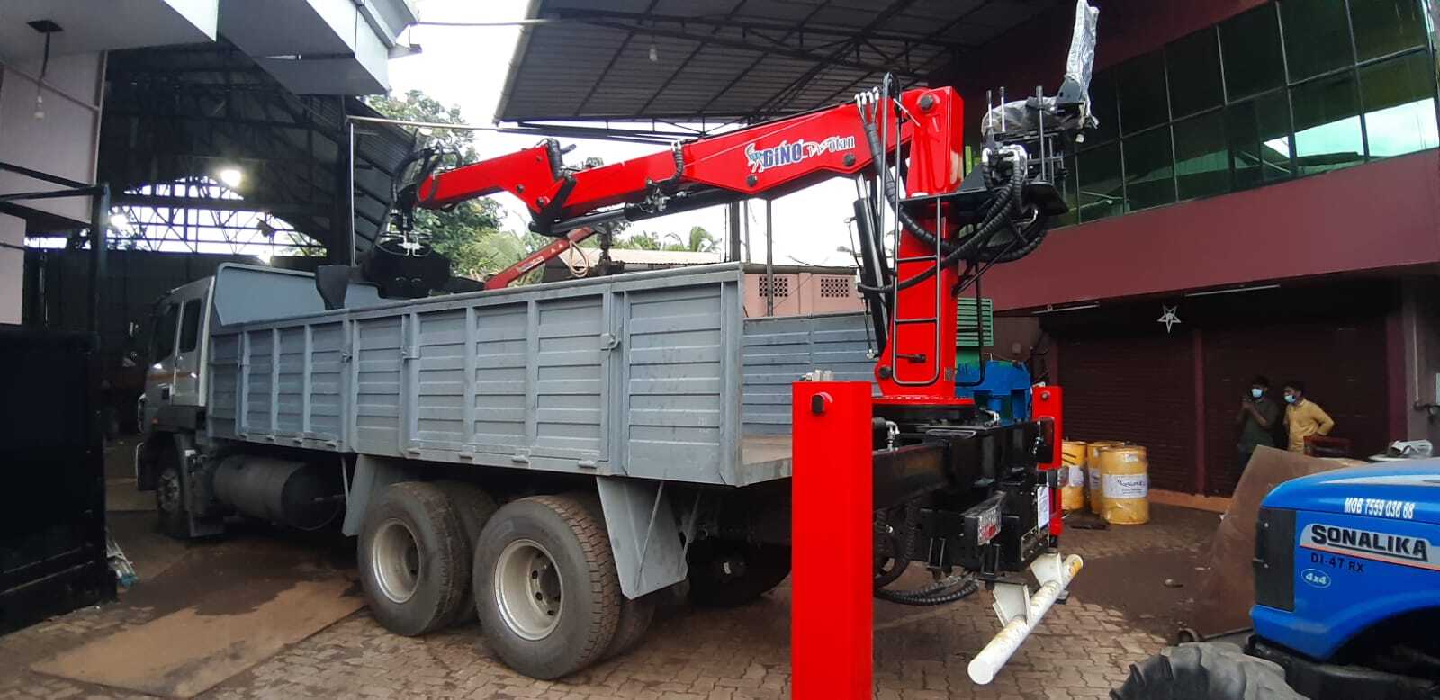 Hydraulic Crane Application: Construction