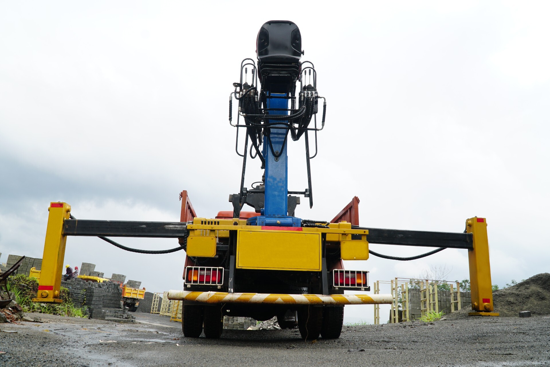Hydraulic Crane Application: Construction