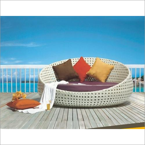 आउटडोर पूलसाइड बेड एप्लीकेशन: गार्डन