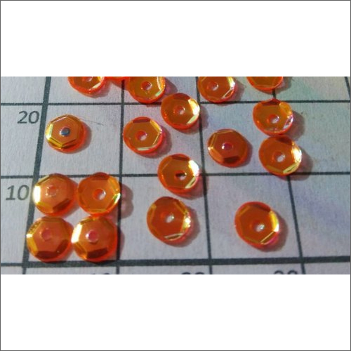 पीला 5 मिमी एमराल्ड कट सेक्विन