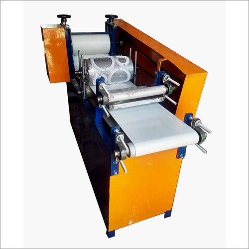 Papad Making Machine Capacity: 15 Kg/day