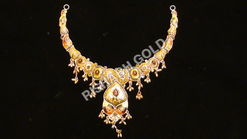 स्टडेड गोल्ड नेकलेस जेंडर: महिलाओं के लिए