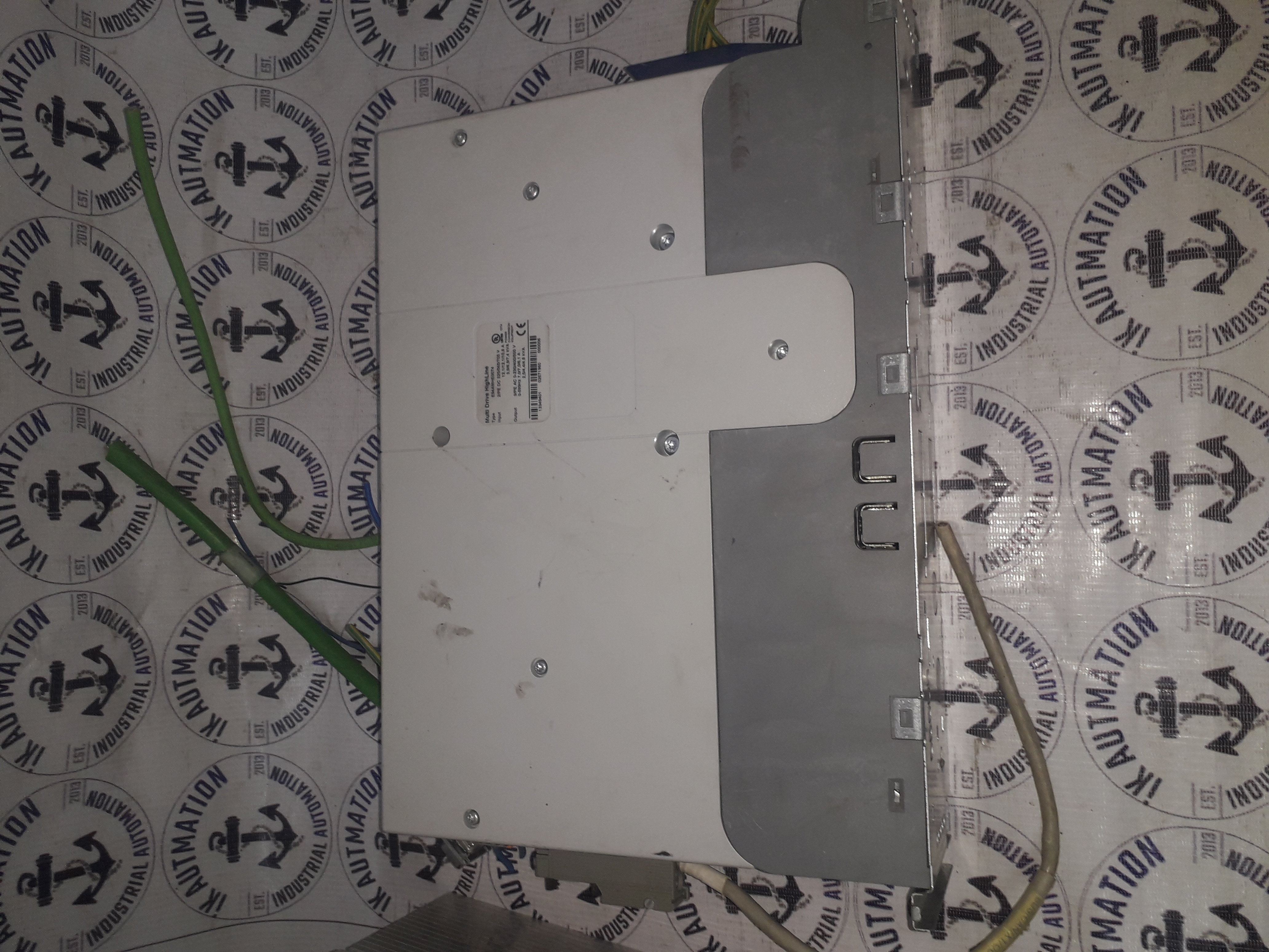 Lenze E94amhe0074 - Used Model | Advanced Diagnostics, Easy Integration, Energy Efficiency, High Performance, Modular Design, Precise Control