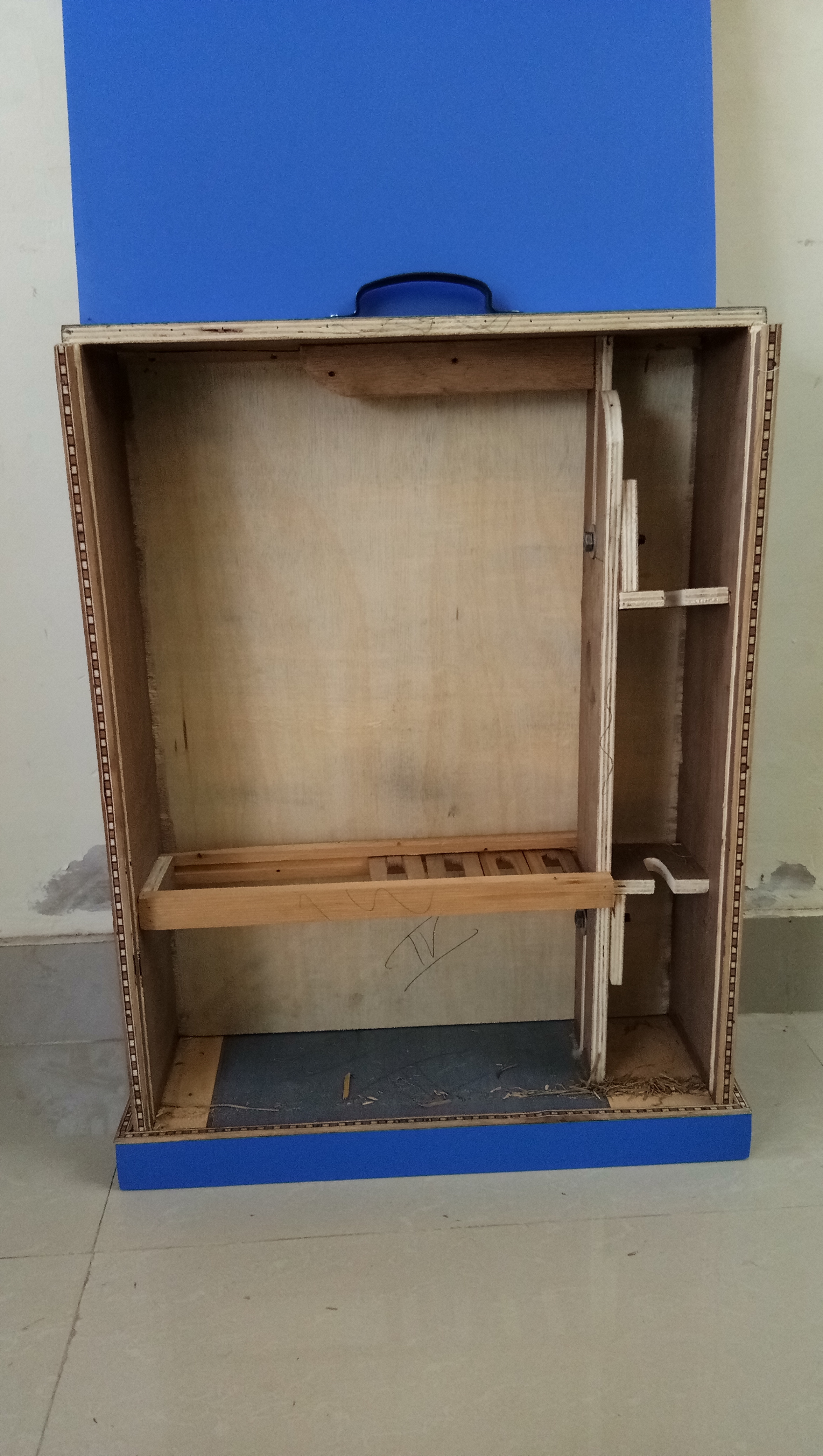 Laboratory Orsat Gas Analysis Apparatus - Color: Blue