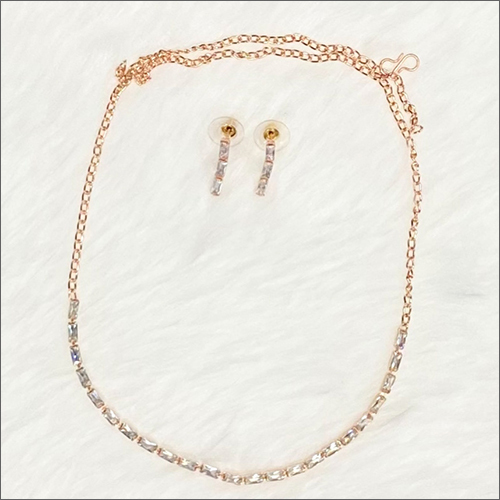 Ladies Rose Gold Pendant Set - Customized Sizes, Elegant Patterns, Durable Finish, Perfect For Parties And Weddings