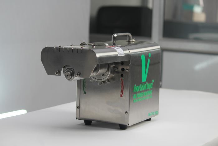 Oil Press Machine Home 400watt - Color: Silver